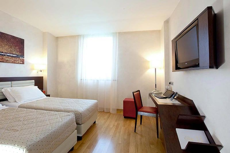 Breaking Hotel