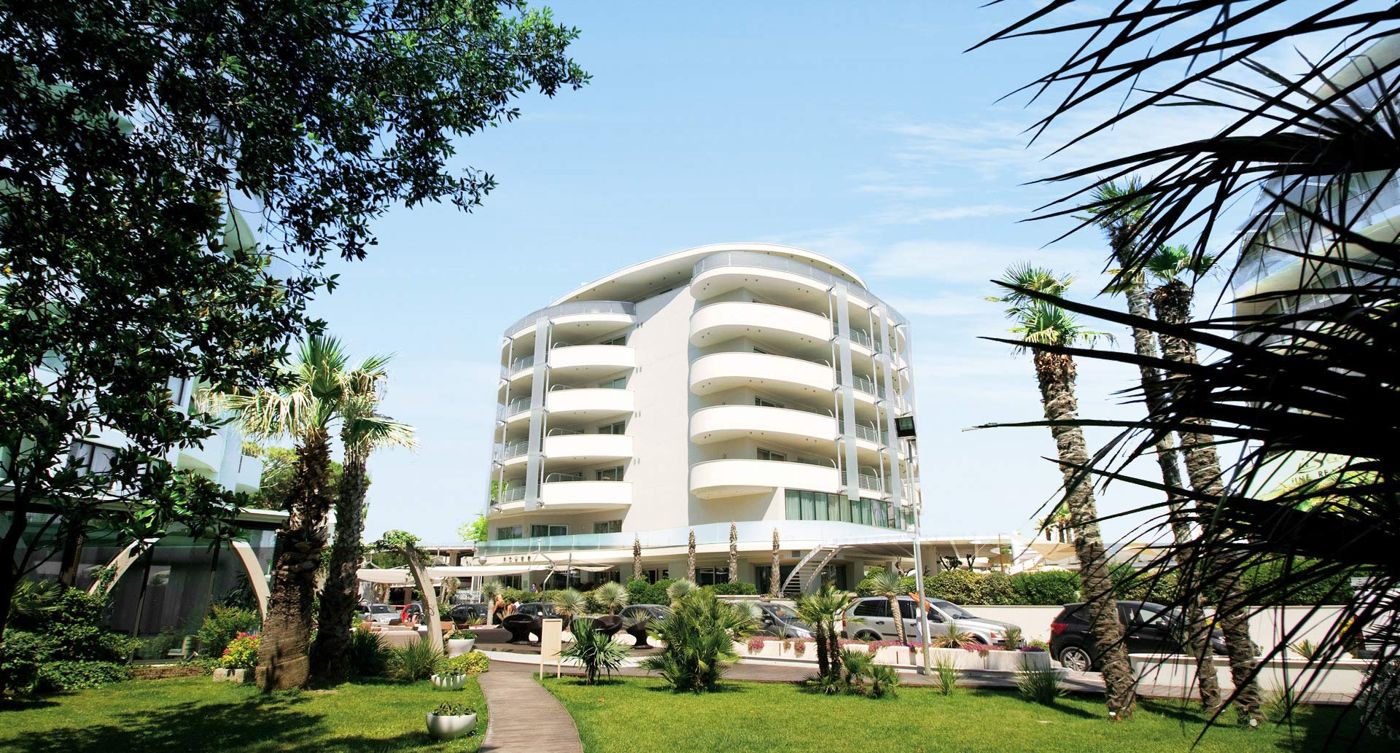 Premier & Suites Hotel