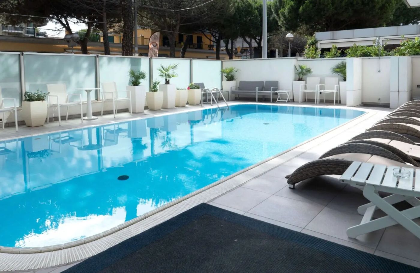 Club House Hotel