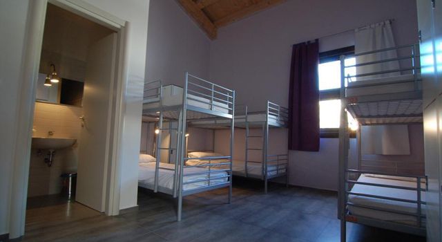 LoL Hostel