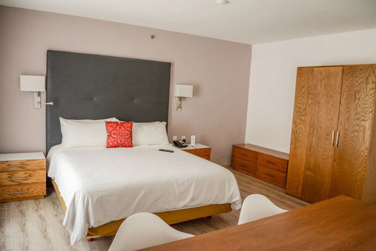 Stain Loft & Suites