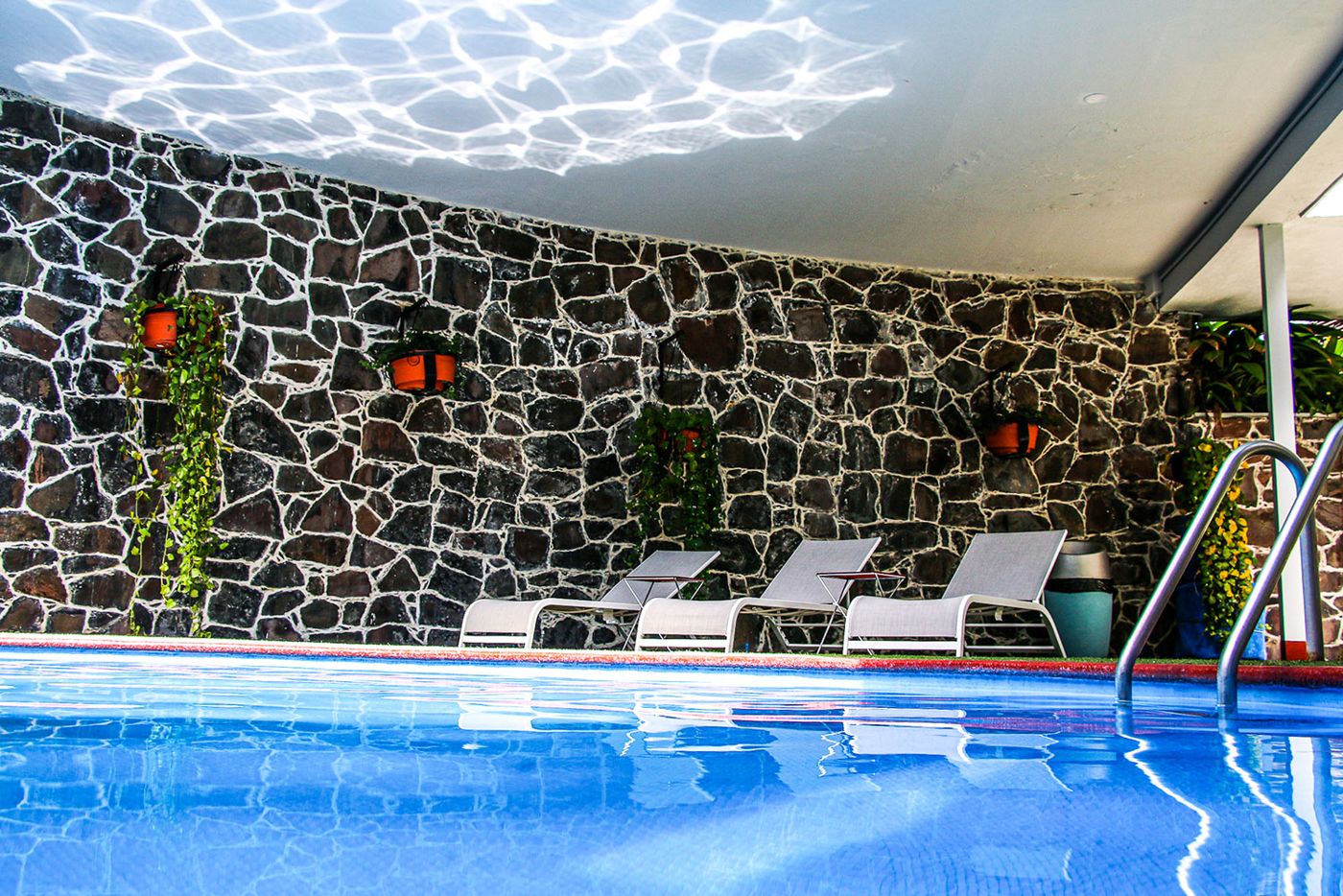 Country Hotel and Suites