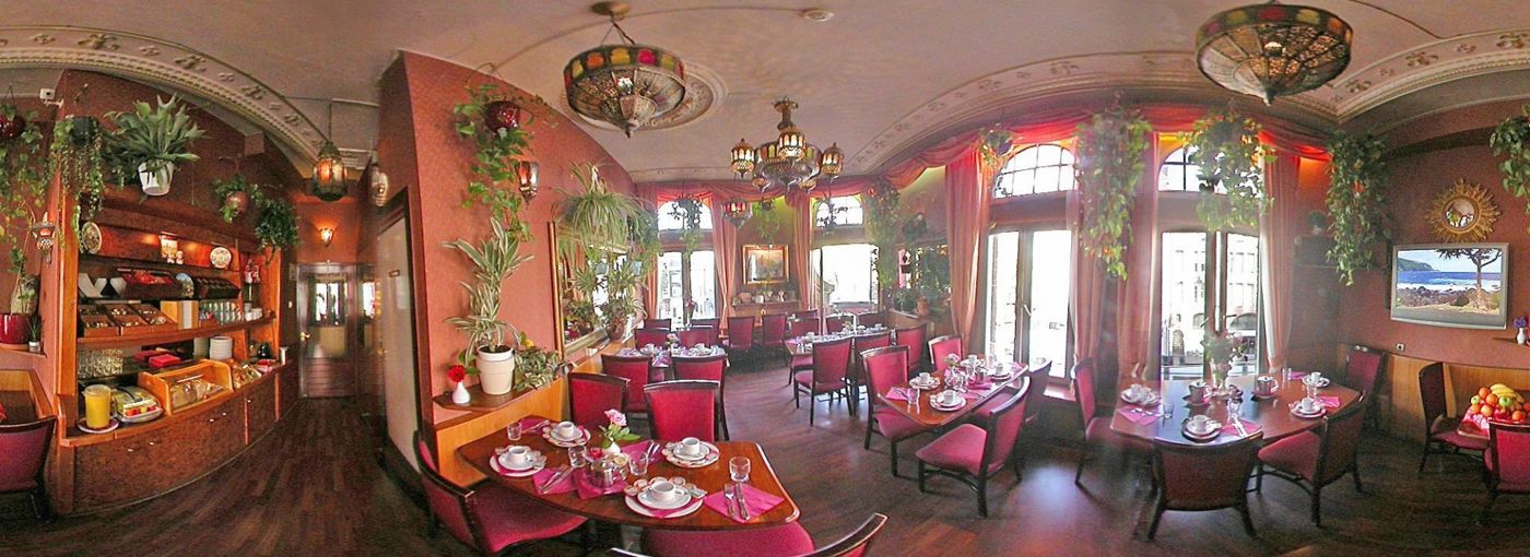 Nadia Hotel