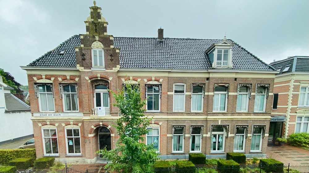 Bij de Rode Deur
