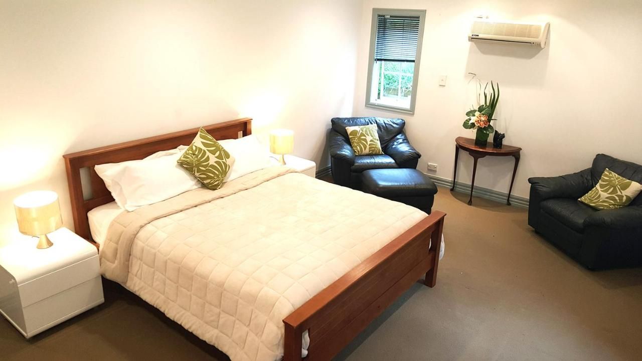 Lush and Co Auckland Bed and Breakfast