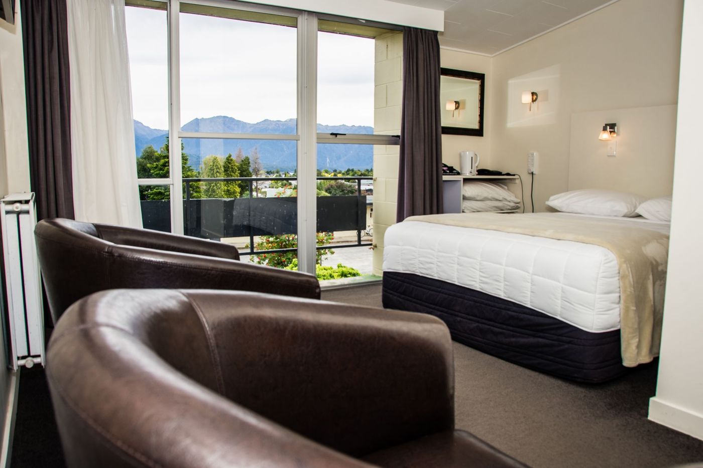 Fiordland Hotel