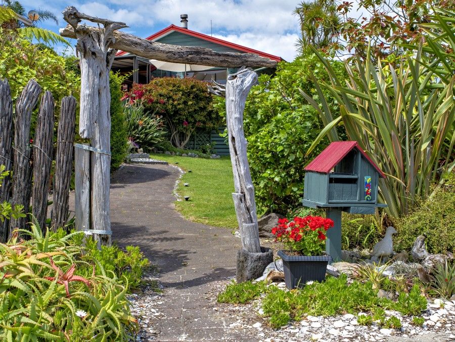Moanarua Beach Cottage
