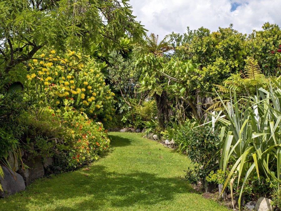 Moanarua Beach Cottage