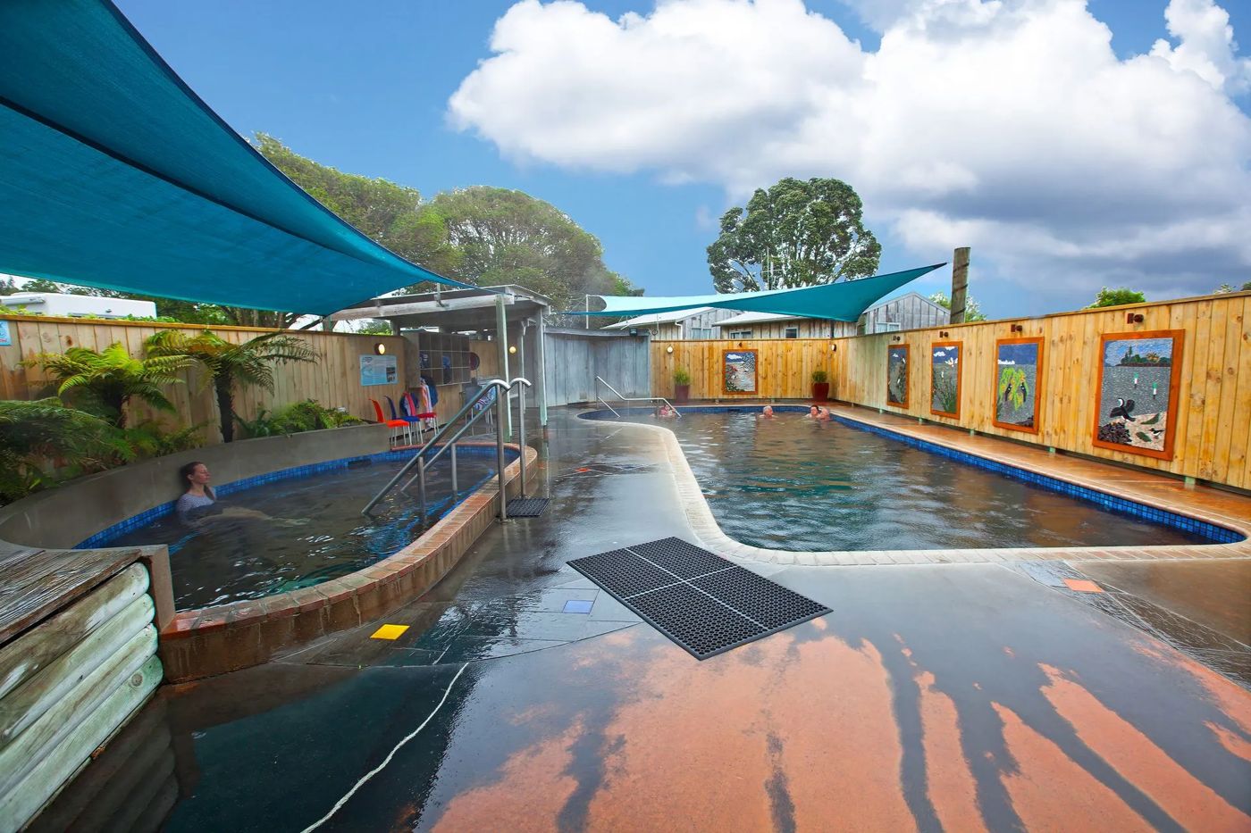 Anthenree Hot Springs & Holiday Park