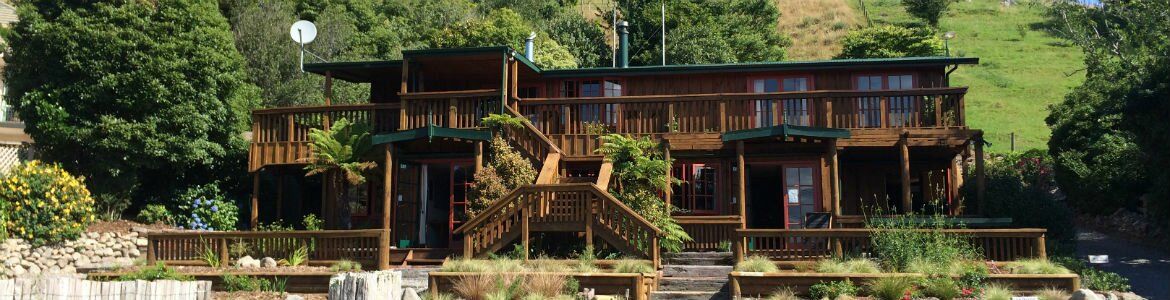 Rusty Nail Backpackers