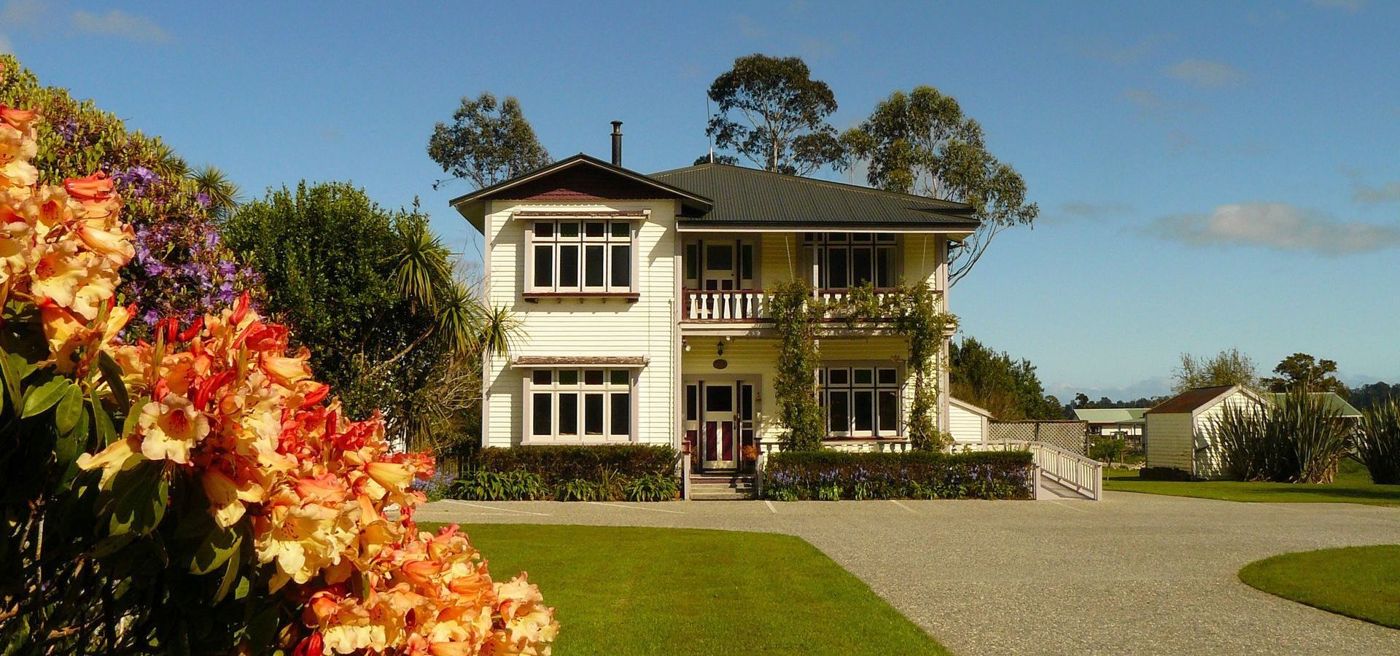 Holly Homestead Bed & Breakfast