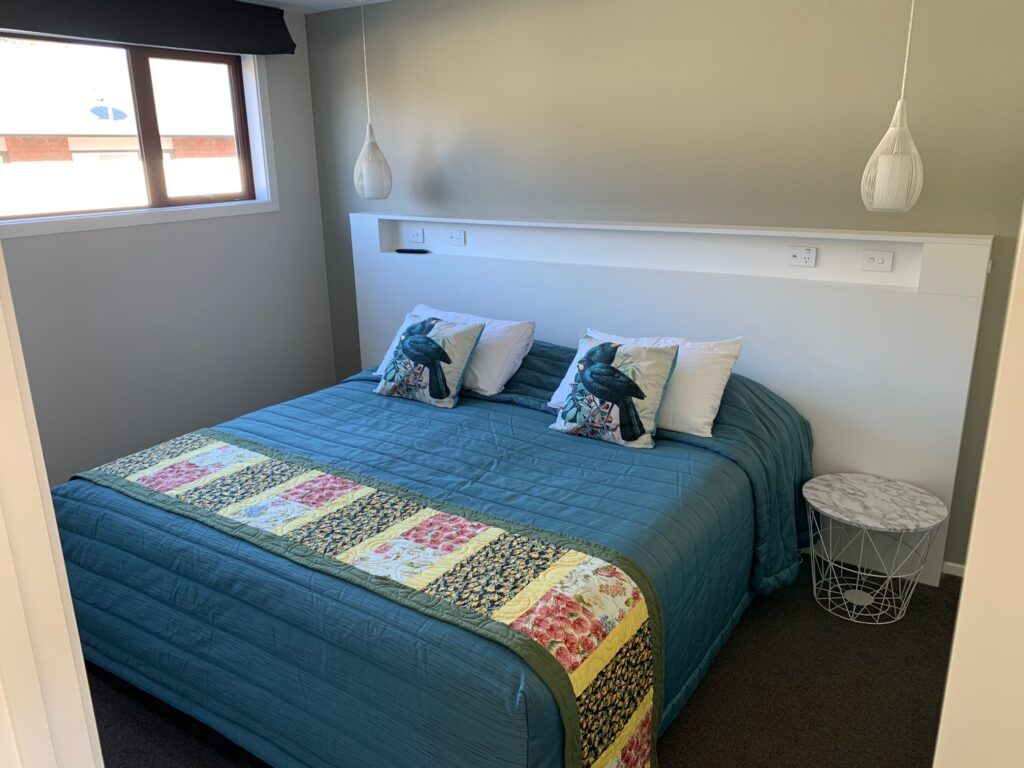 Red Tussock Motel