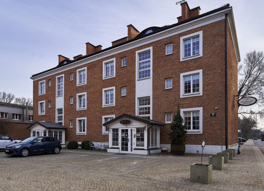 American House Hennela