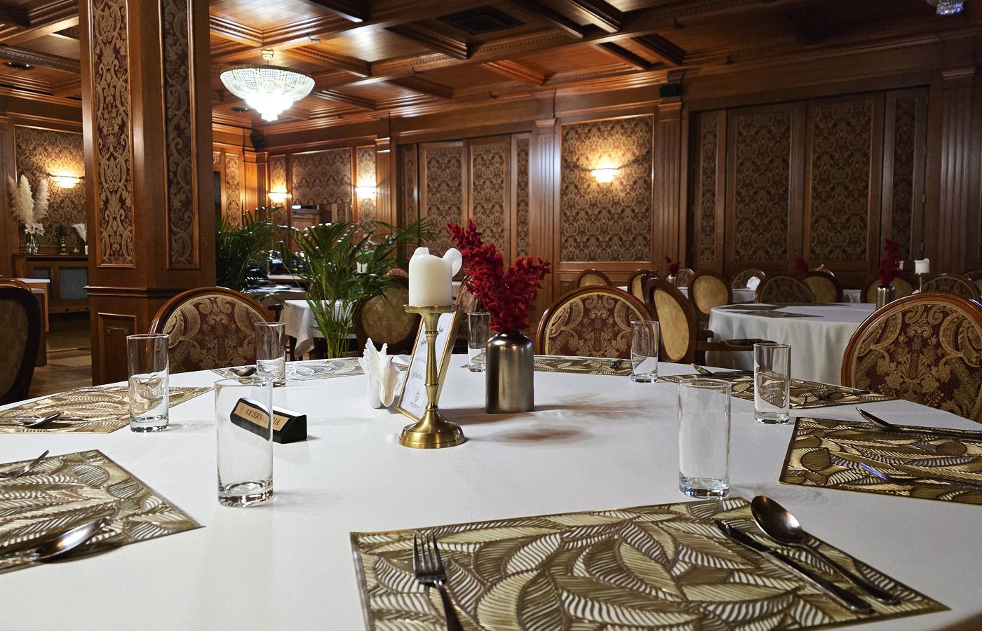 Hotel Senator