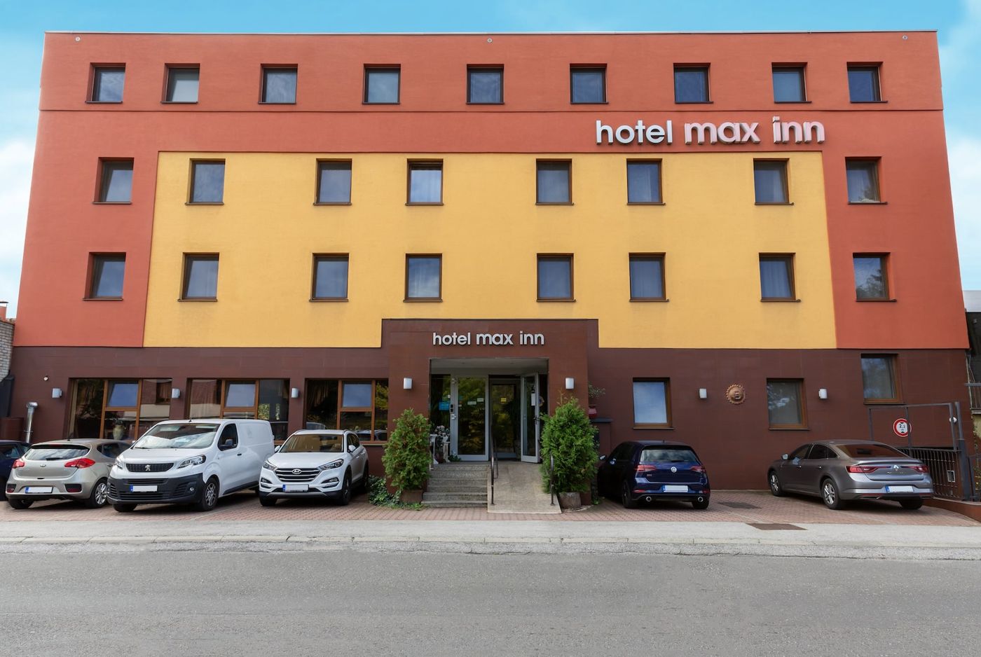 Hotel Max Inn