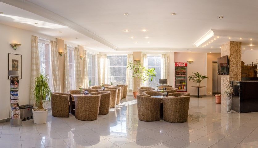 Hotel West