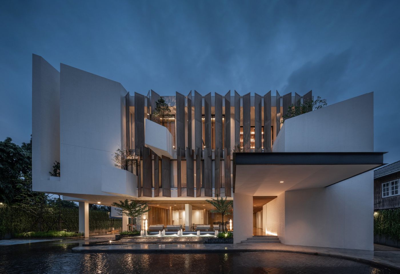 Riva Vista Riverfront Hotel
