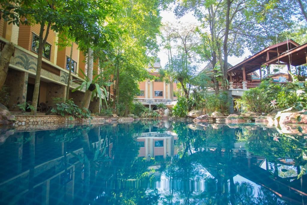 100 Islands Resort & Spa