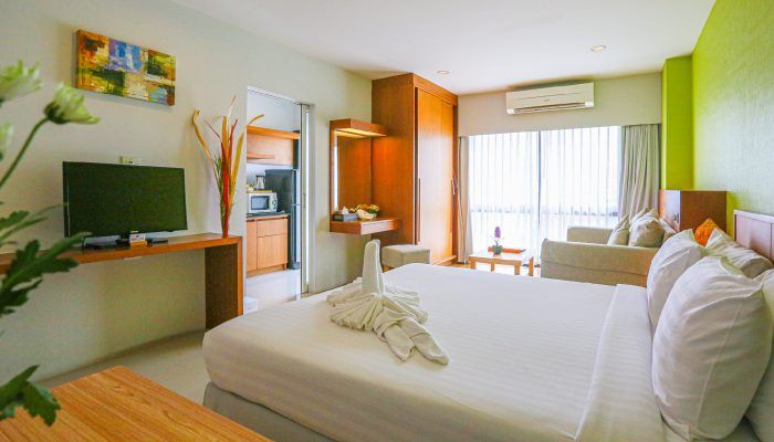 Crystal Jade Hotel