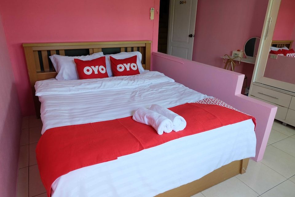 OYO 75429 101 Place Navanakorn