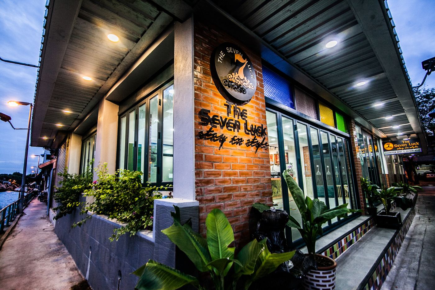 The Seven Luck, Bangkok ที่พักไม่แพง ติด รร.ปรินซ์พาเลซ โบ๊เบ๊ ใกล้สนามหลวง