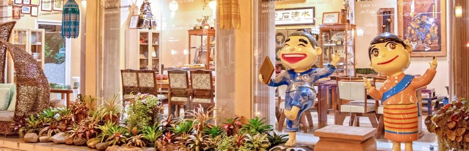 At Chiang Mai Hotel