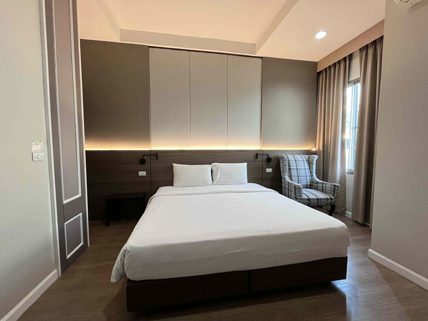 J. Park Hotel