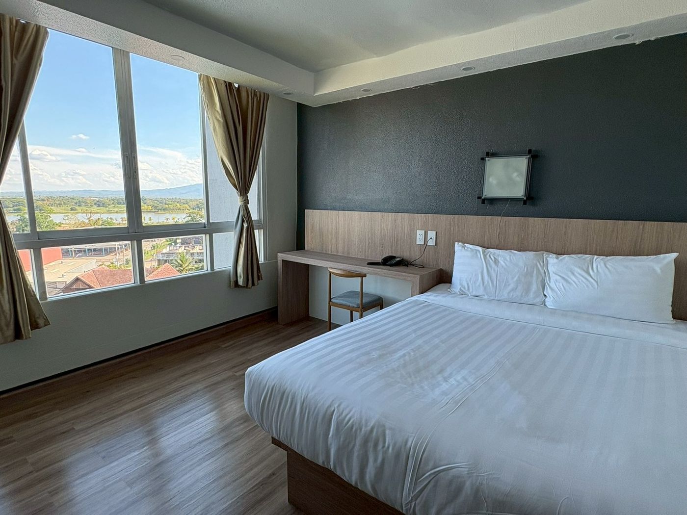 KM Hotel
