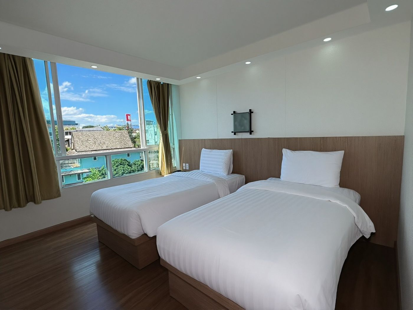 KM Hotel