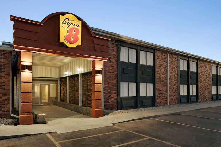 Super 8