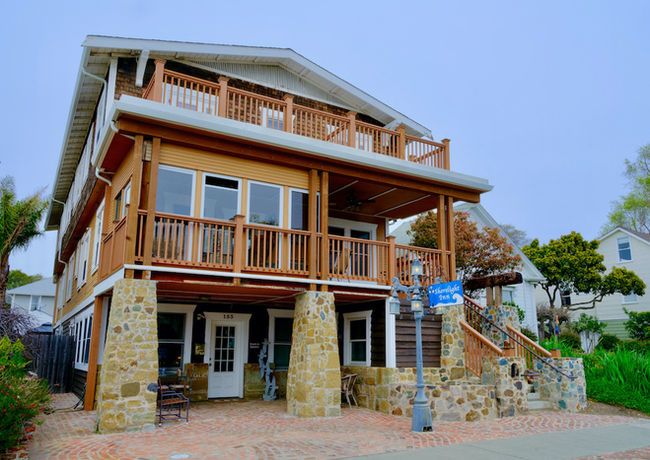 Shorelight Inn