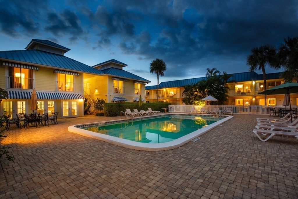Naples Garden Inn