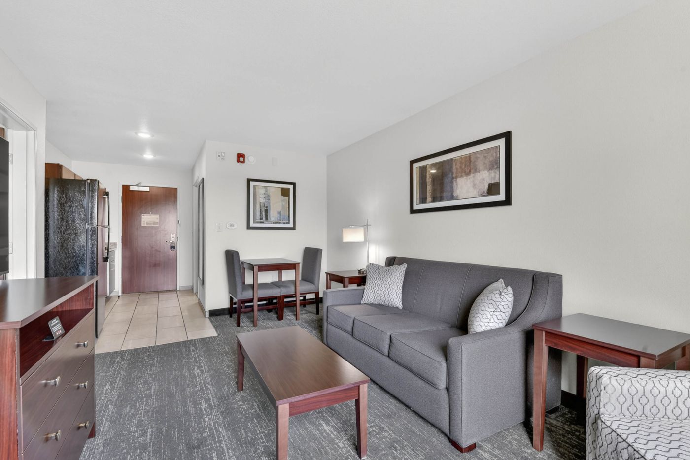Cobblestone Hotel & Suites - Eaton