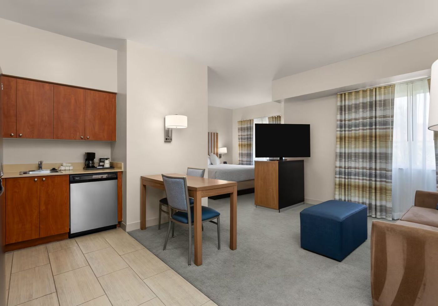 Hawthorn Suites by Wyndham Naples