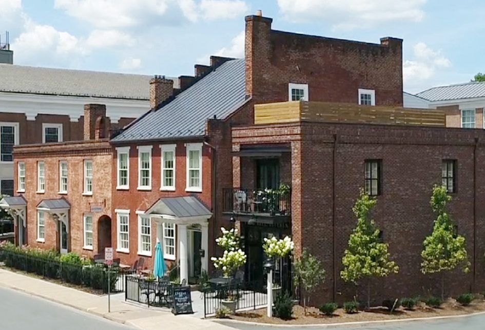 Dinsmore Inn at the University