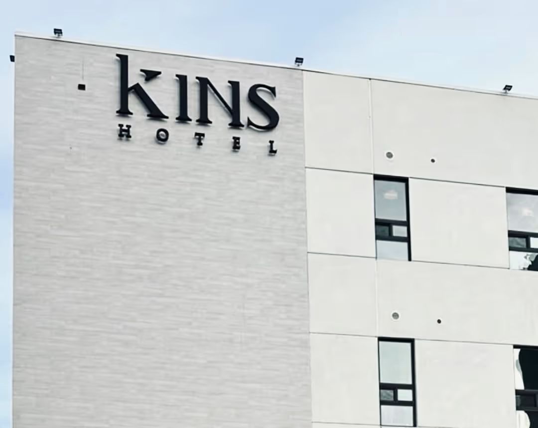 Kins Hotel