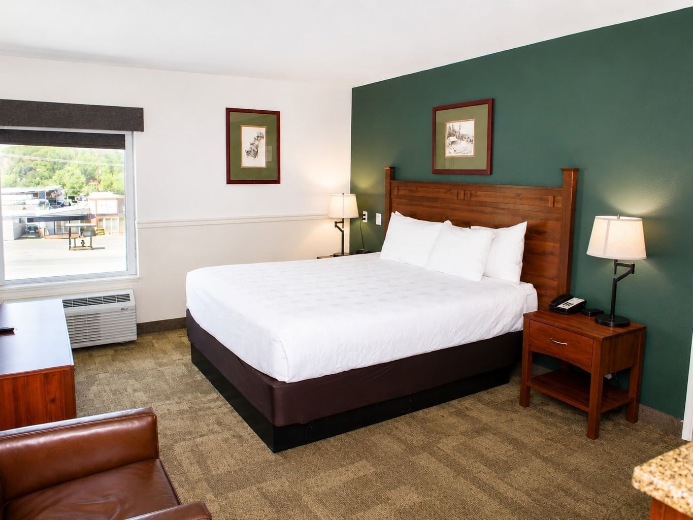 Boothill Inn & Suites