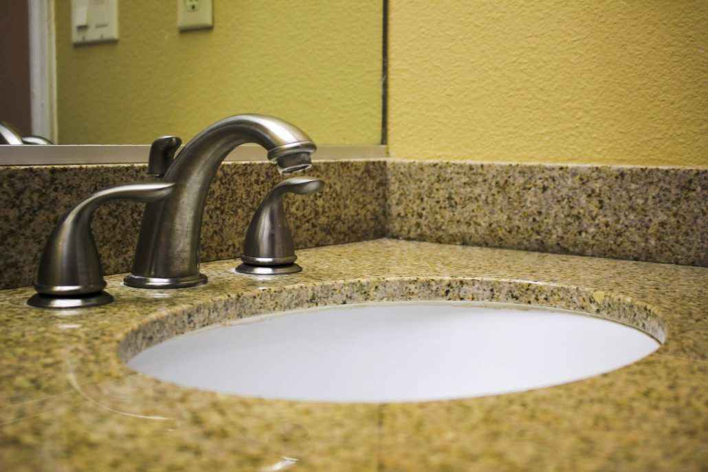 Economy Inn & Suites