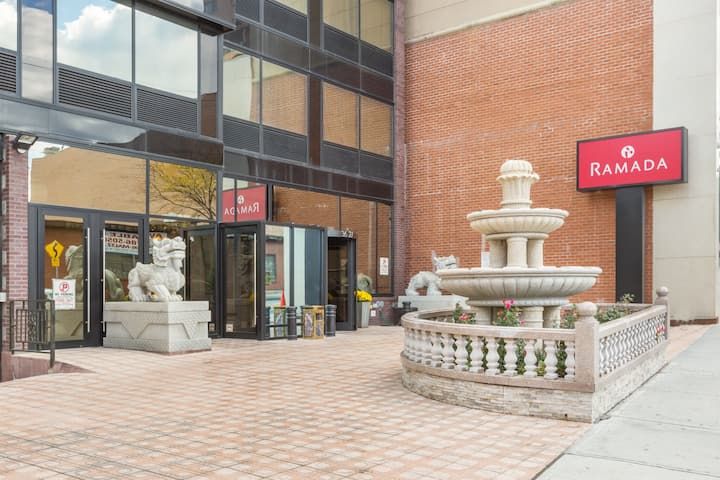 Ramada Flushing