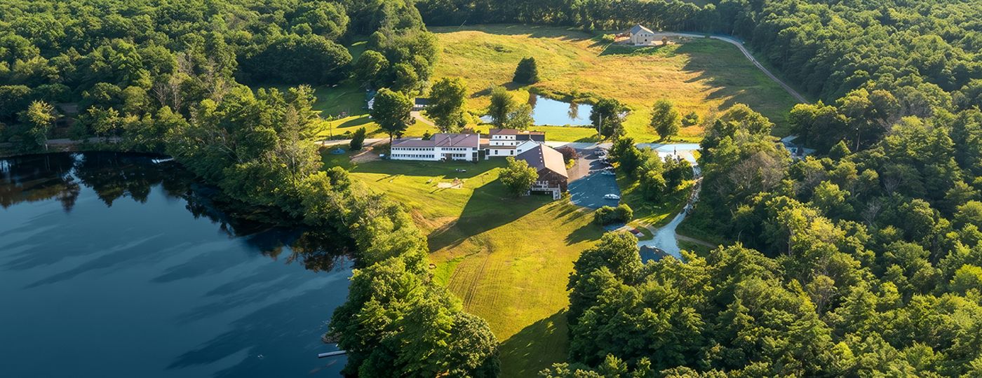 Lake Shore Farm Inn