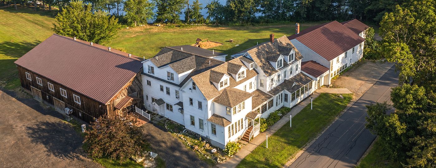 Lake Shore Farm Inn