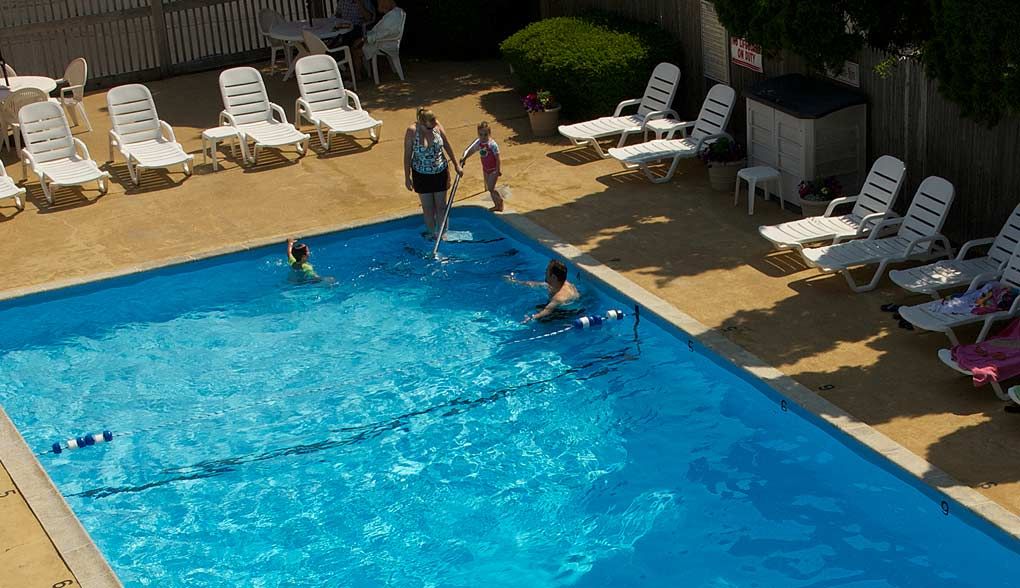 Holiday Hill Inn and Suites