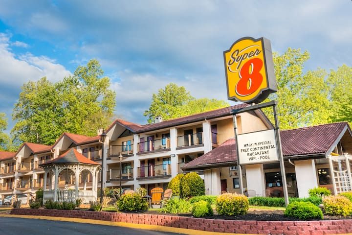 Super 8 Downtown Gatlinburg at Convention Center