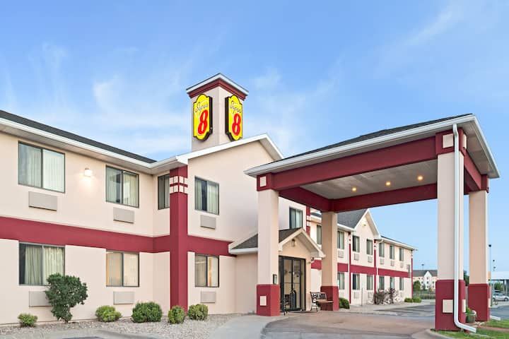 Super 8 Omaha Eppley Airport/Carter Lake
