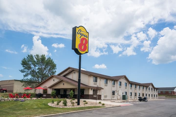 Super 8