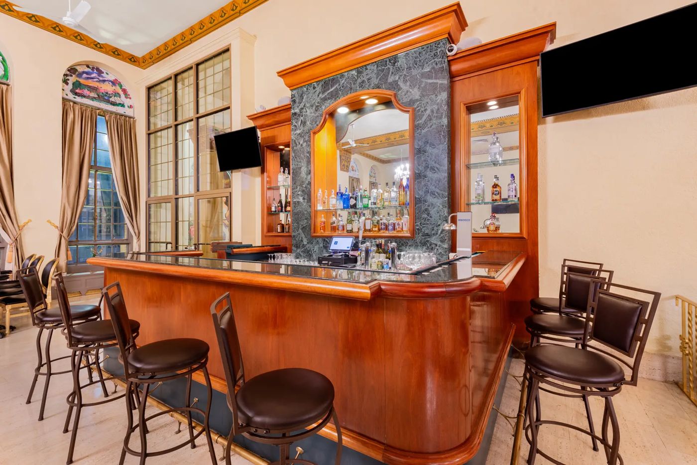 Americus Hotel