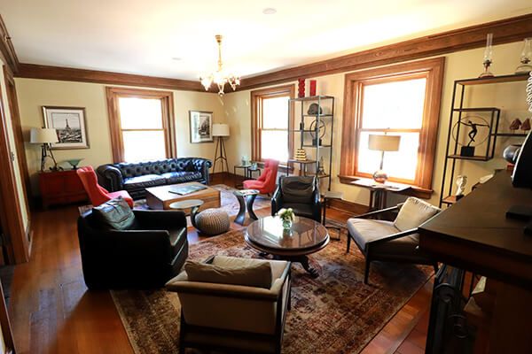 Inn at 835