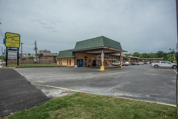Glenstone Place: Extended Stay