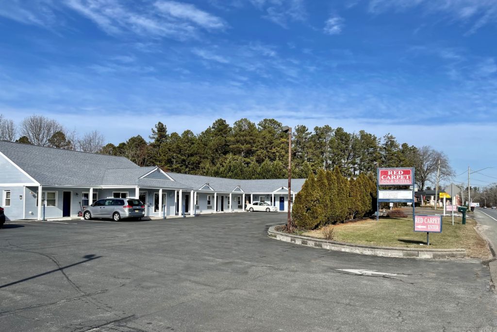 Red Carpet Inn and Suites