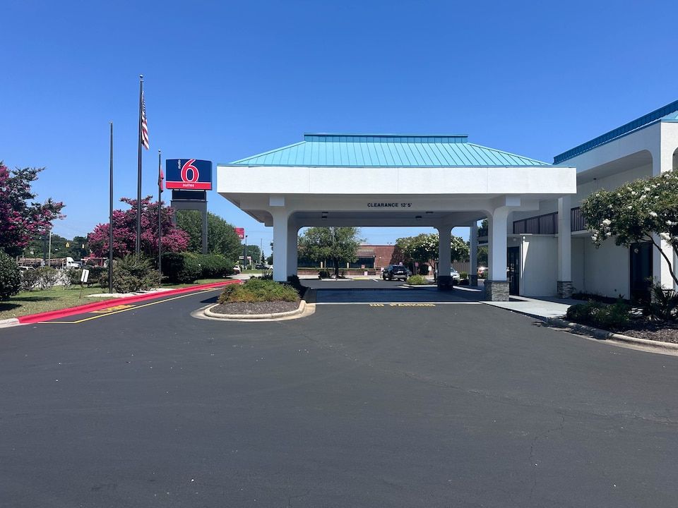 Studio 6 Suites Jacksonville, NC – Camp LeJeune
